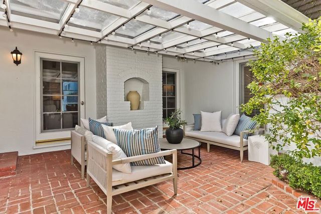 10543 Wellworth Avenue, Los Angeles, CA 90024