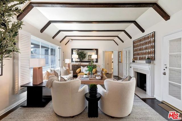 10543 Wellworth Avenue, Los Angeles, CA 90024