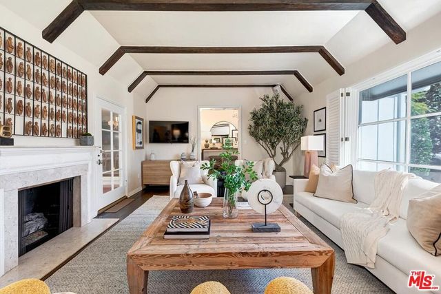 10543 Wellworth Avenue, Los Angeles, CA 90024