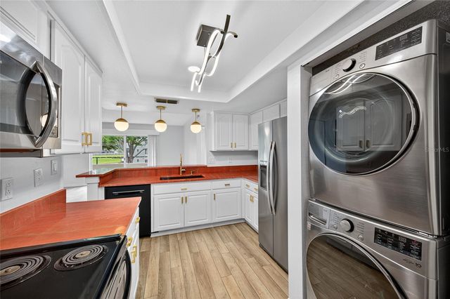 2583 COUNTRYSIDE BOULEVARD 3212, Clearwater, FL 33761