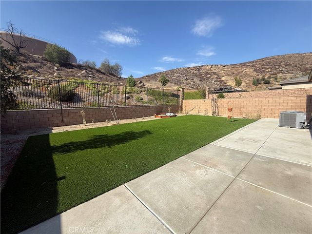 28230 Schola, Menifee, CA 92585