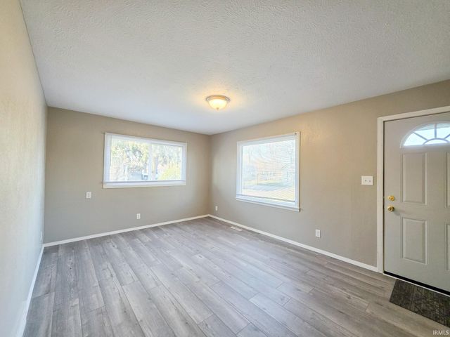 1421 Magnolia Avenue, Elkhart, IN 46514