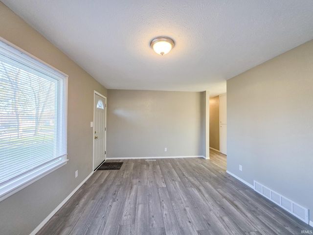 1421 Magnolia Avenue, Elkhart, IN 46514