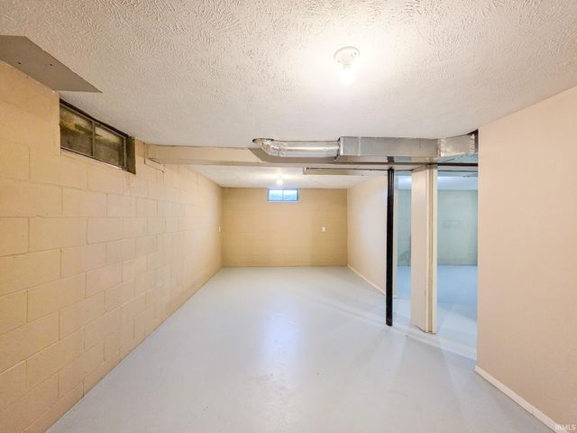 1421 Magnolia Avenue, Elkhart, IN 46514