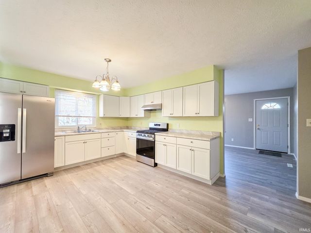 1421 Magnolia Avenue, Elkhart, IN 46514