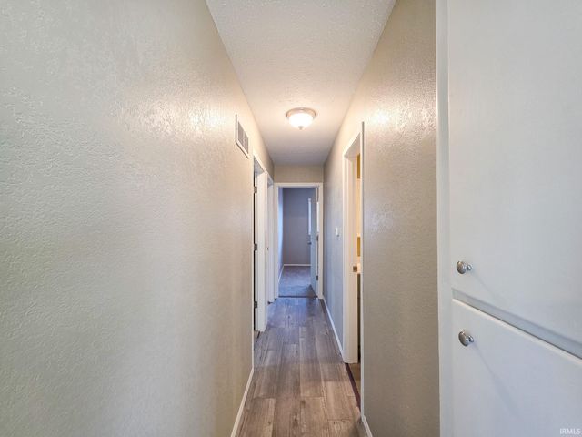 1421 Magnolia Avenue, Elkhart, IN 46514