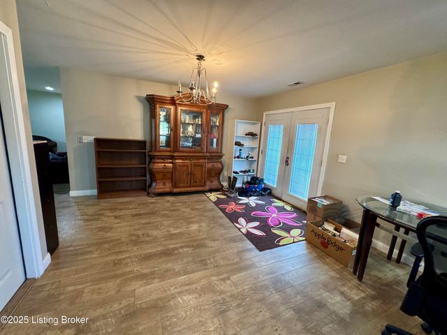 55 Tom Walker Ln, Coxs Creek, KY 40013