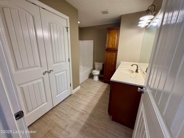 55 Tom Walker Ln, Coxs Creek, KY 40013