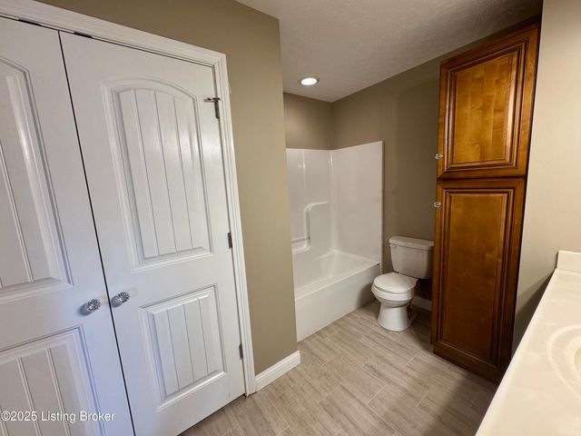 55 Tom Walker Ln, Coxs Creek, KY 40013