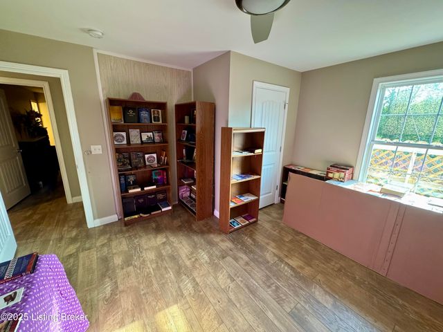 55 Tom Walker Ln, Coxs Creek, KY 40013