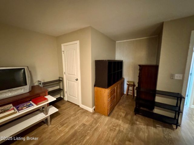 55 Tom Walker Ln, Coxs Creek, KY 40013