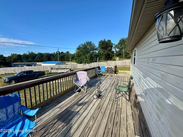 55 Tom Walker Ln, Coxs Creek, KY 40013