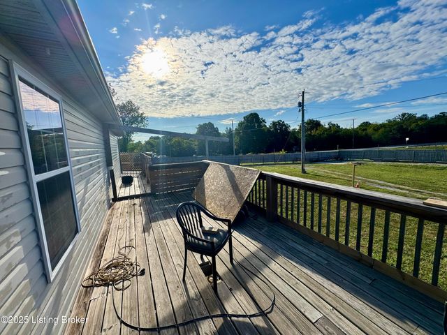 55 Tom Walker Ln, Coxs Creek, KY 40013