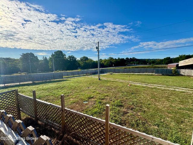 55 Tom Walker Ln, Coxs Creek, KY 40013