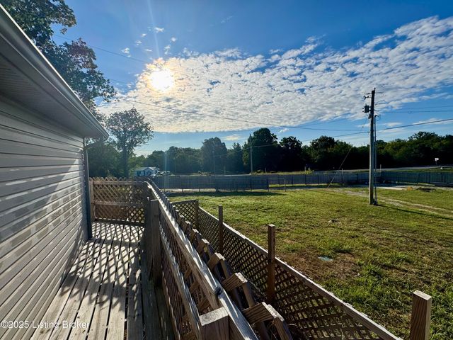 55 Tom Walker Ln, Coxs Creek, KY 40013