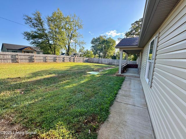 55 Tom Walker Ln, Coxs Creek, KY 40013