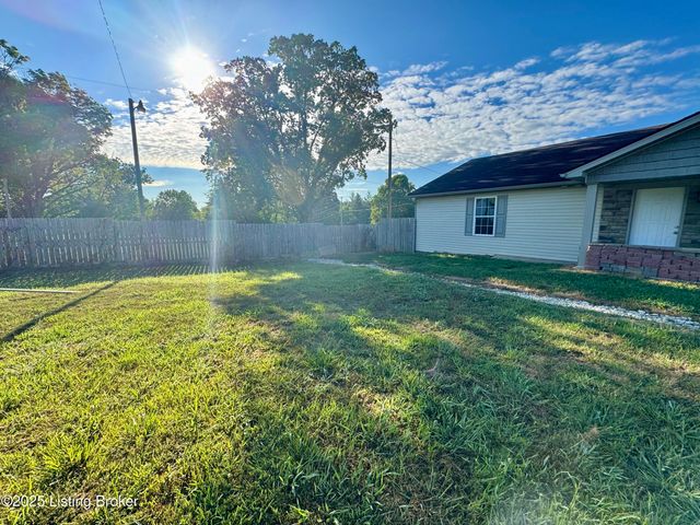 55 Tom Walker Ln, Coxs Creek, KY 40013