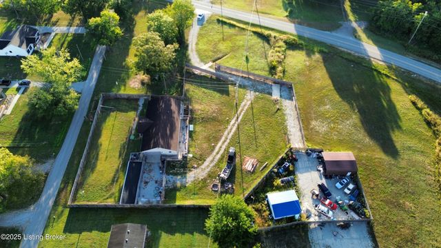 55 Tom Walker Ln, Coxs Creek, KY 40013