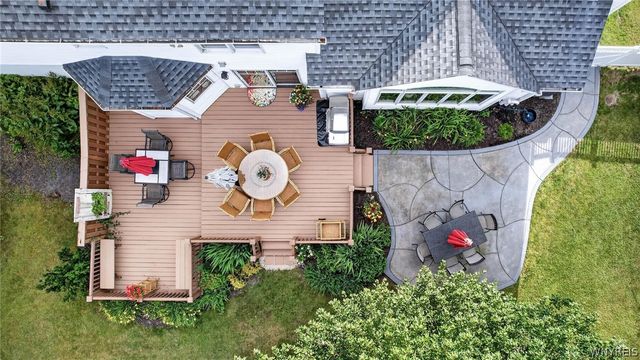 35 Norwood Lane, Orchard Park, NY 14127