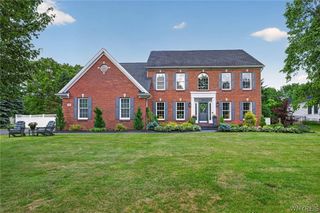 35 Norwood Lane, Orchard Park, NY 14127