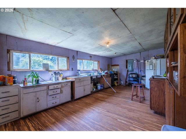 89371 HEMLOCK Ln, Bandon, OR 97411