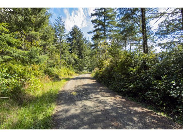 89371 HEMLOCK Ln, Bandon, OR 97411