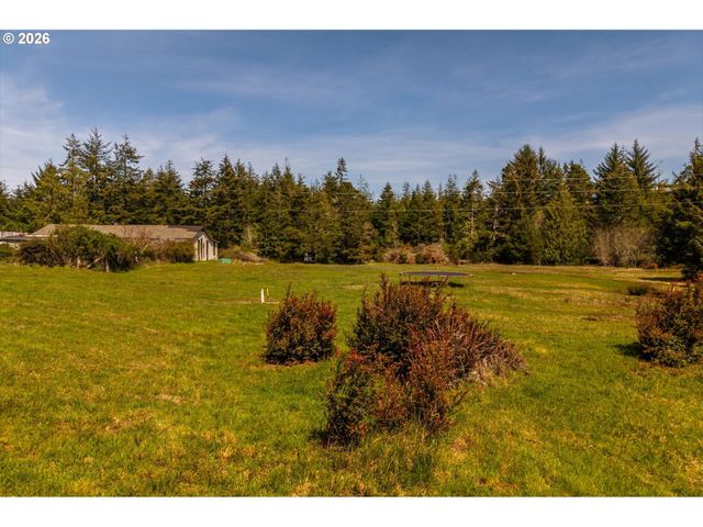 89371 HEMLOCK Ln, Bandon, OR 97411
