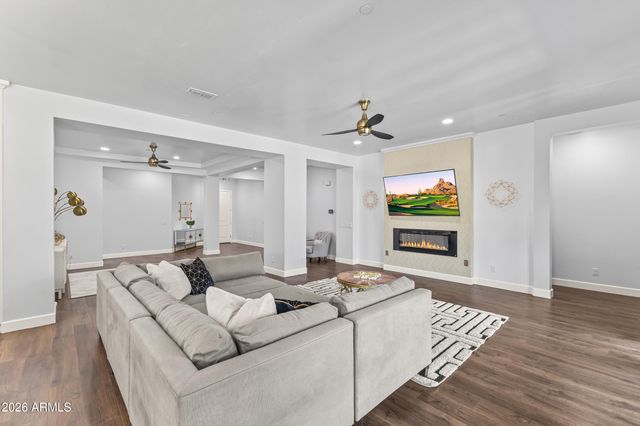 11862 W ASHBY Drive, Peoria, AZ 85383
