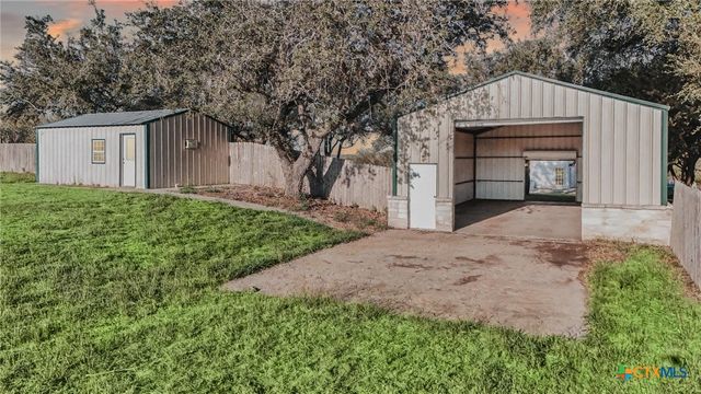 194 Panorama Lane, Victoria, TX 77905