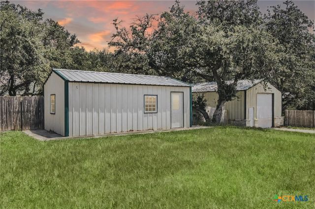 194 Panorama Lane, Victoria, TX 77905