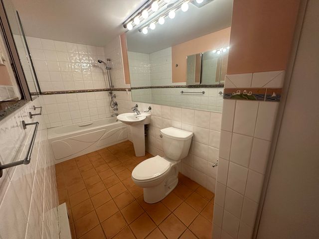 1321 Worcester Rd 612, Framingham, MA 01701
