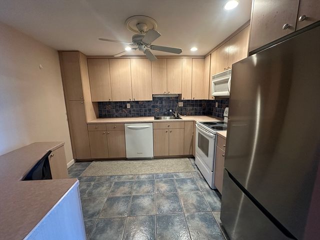 1321 Worcester Rd 612, Framingham, MA 01701