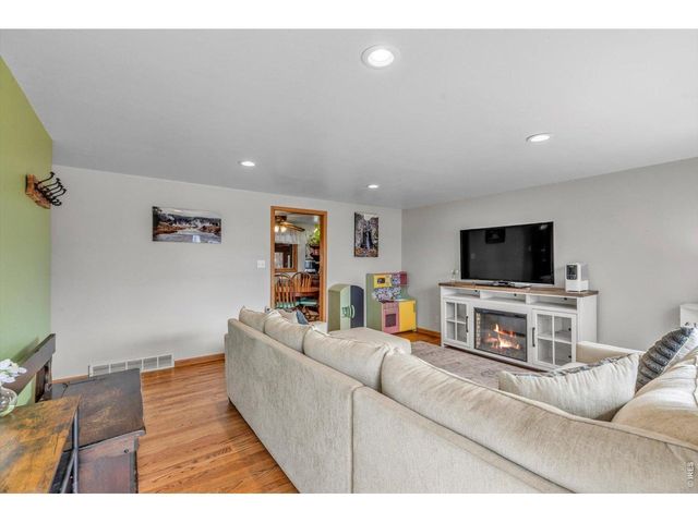 321 Crescent Dr, Loveland, CO 80538