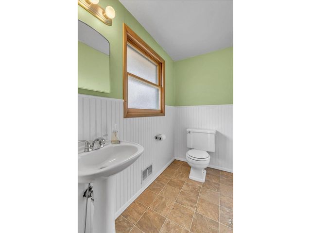 321 Crescent Dr, Loveland, CO 80538