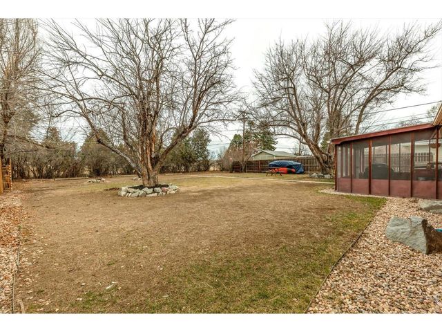 321 Crescent Dr, Loveland, CO 80538