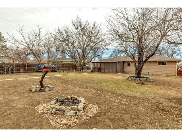 321 Crescent Dr, Loveland, CO 80538