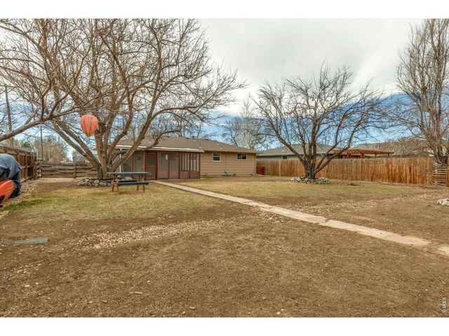 321 Crescent Dr, Loveland, CO 80538