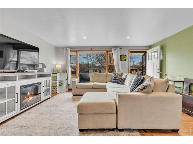 321 Crescent Dr, Loveland, CO 80538