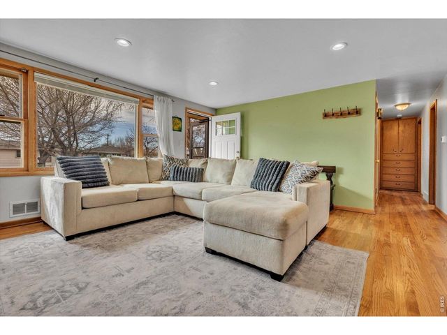 321 Crescent Dr, Loveland, CO 80538