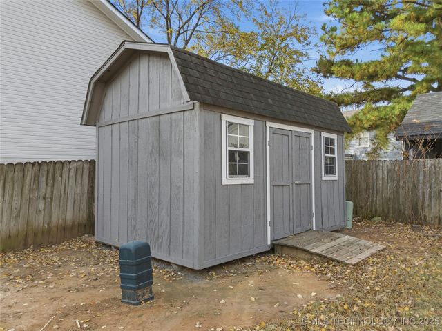 8926 E 86th Street, Tulsa, OK 74133