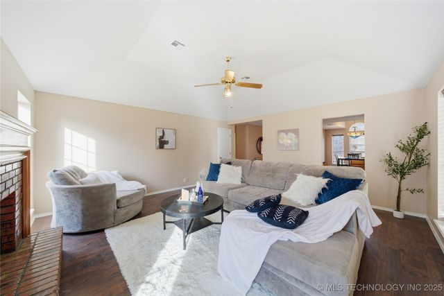 8926 E 86th Street, Tulsa, OK 74133