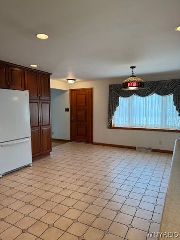 809 George Urban Boulevard, Cheektowaga, NY 14225