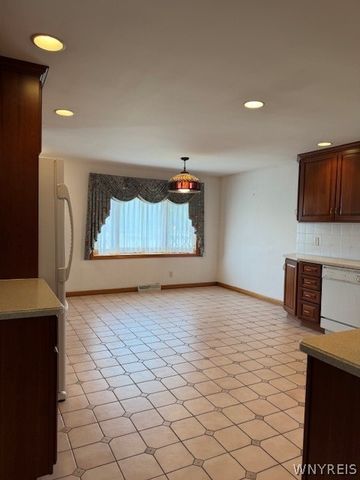 809 George Urban Boulevard, Cheektowaga, NY 14225