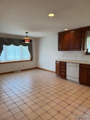 809 George Urban Boulevard, Cheektowaga, NY 14225