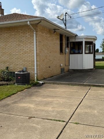 809 George Urban Boulevard, Cheektowaga, NY 14225