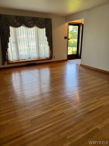 809 George Urban Boulevard, Cheektowaga, NY 14225