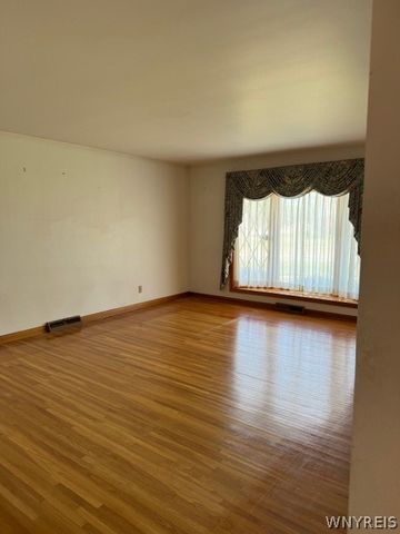 809 George Urban Boulevard, Cheektowaga, NY 14225