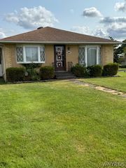 809 George Urban Boulevard, Cheektowaga, NY 14225