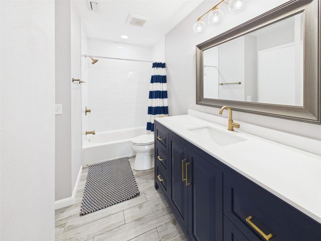 3357 W WYOMING CIRCLE 3-5, Tampa, FL 33611