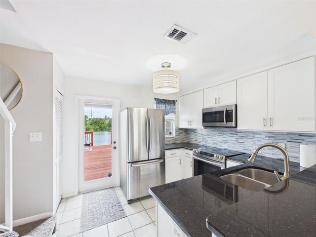 3357 W WYOMING CIRCLE 3-5, Tampa, FL 33611